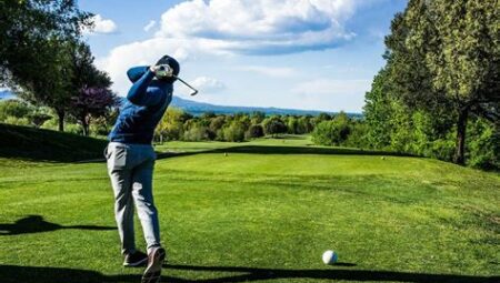 Golf Turnuvaları ve Golf Eğitim Kampları